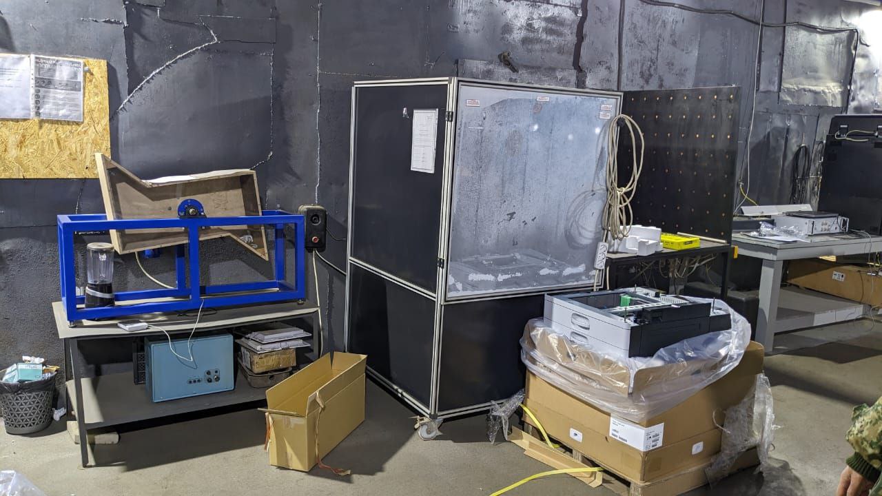 EXTRALAB laboratory — equipment shelving and experimental area